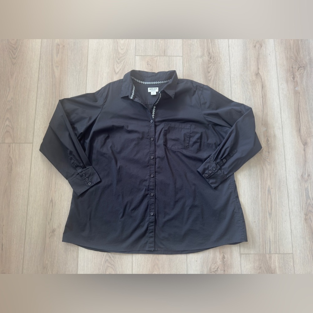 ARIAT Woman’s black Shirt 🤠🖤🤎